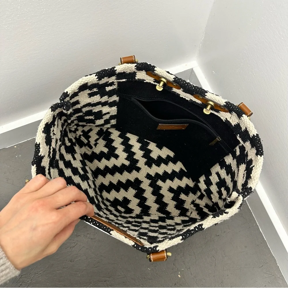 ⛔️SOLD⛔️Patricia Nash Black & Cream Hand Loomed Aztec Pattern Leather Strap Tote - Picture 8 of 10